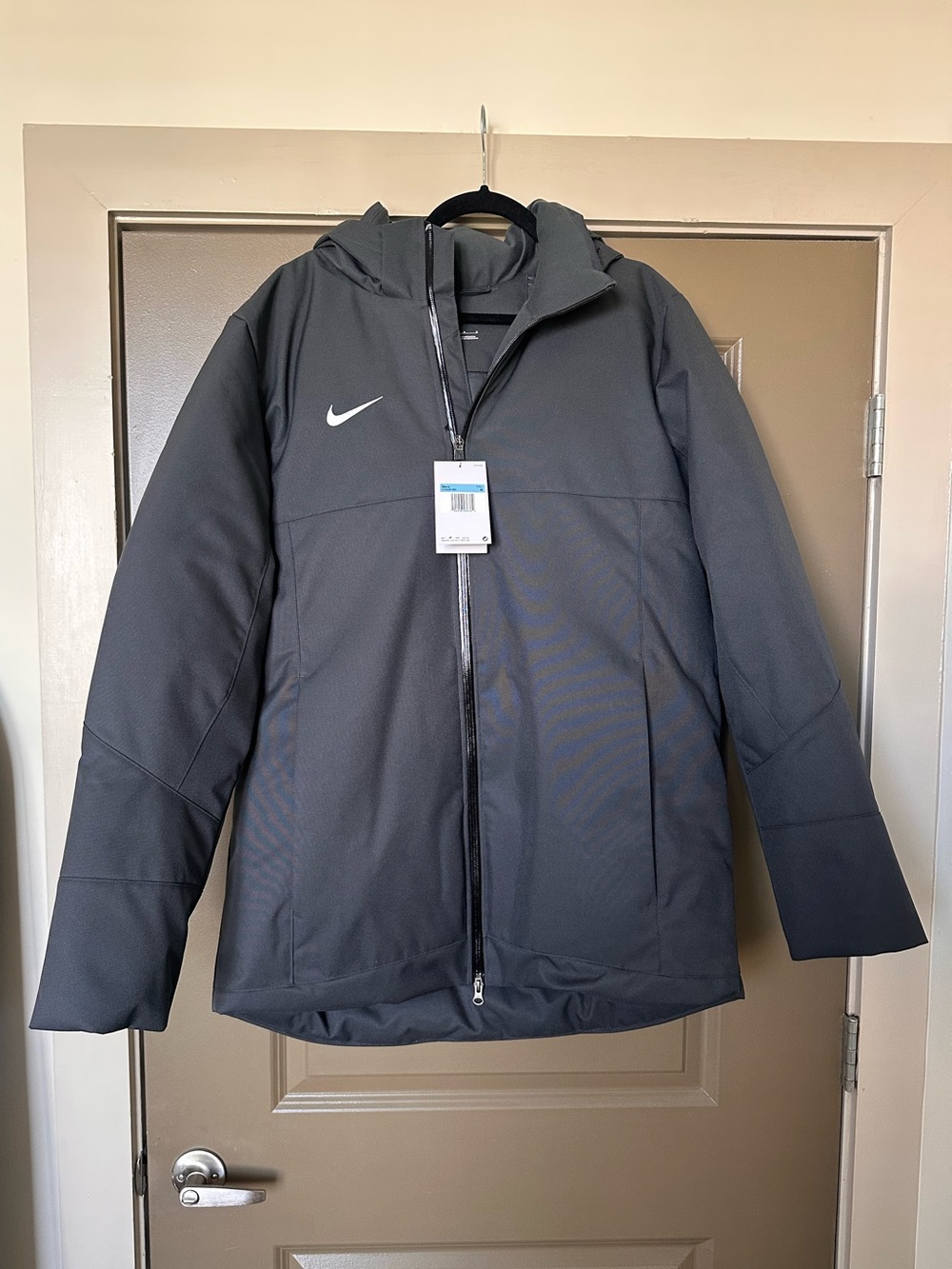 NWT Nike Men’s Team 550 Down Fill Hooded Parka DJ6526-060 Anthracite/White SizeM